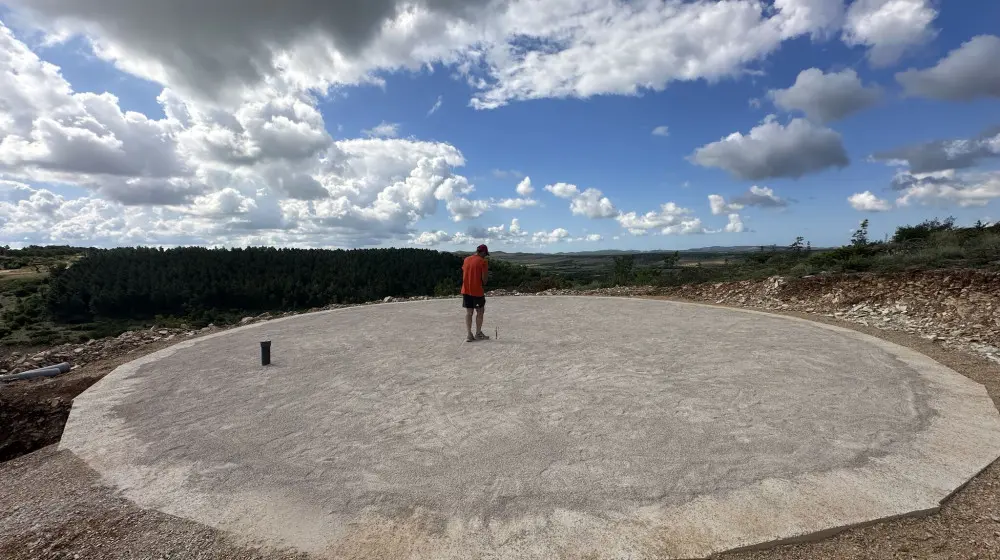 First step in the installation: digging in the basin