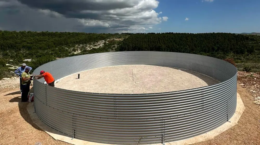 First step in the installation: digging in the basin