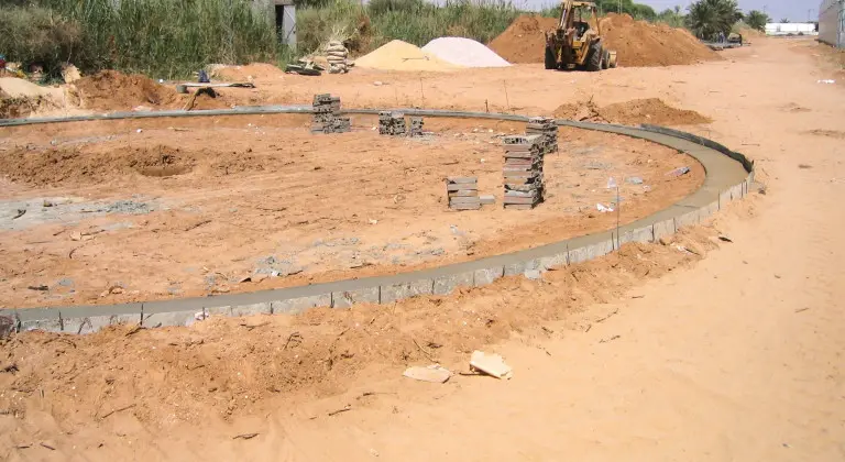 First step in the installation: digging in the basin