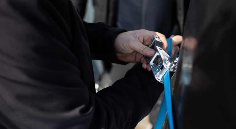 Install+ tank liner fixing system