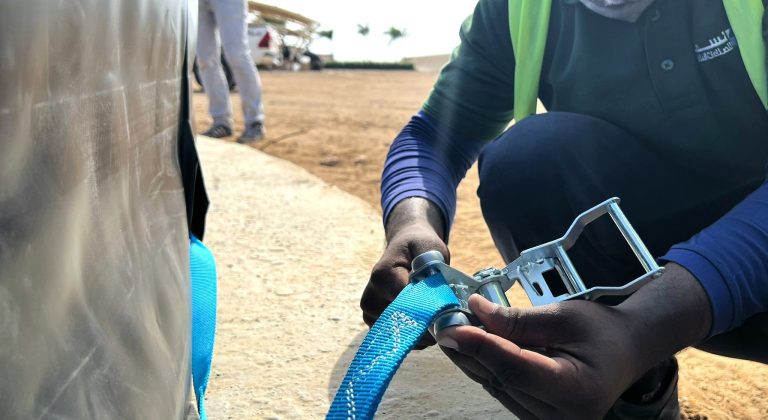 Install+ tank liner fixing system